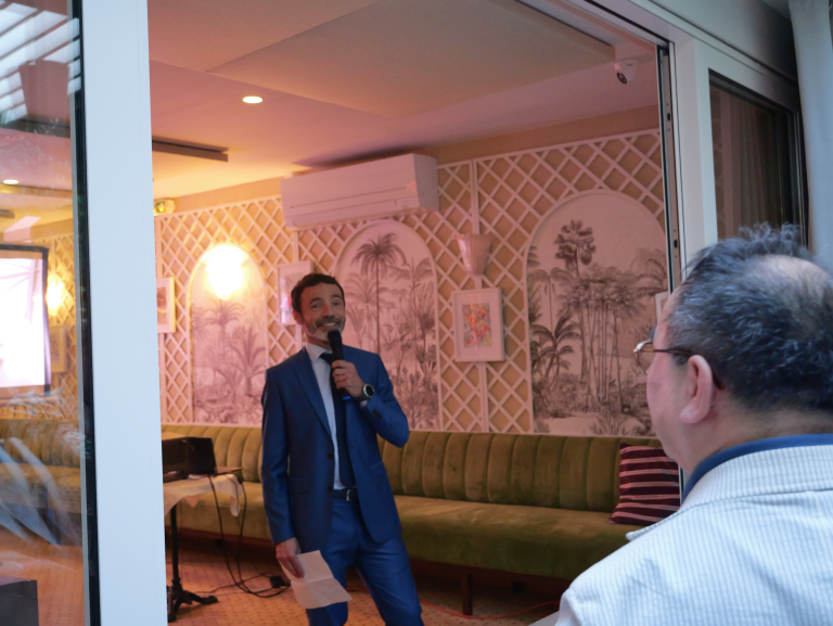 Yohann Leroy talk during the cocktail